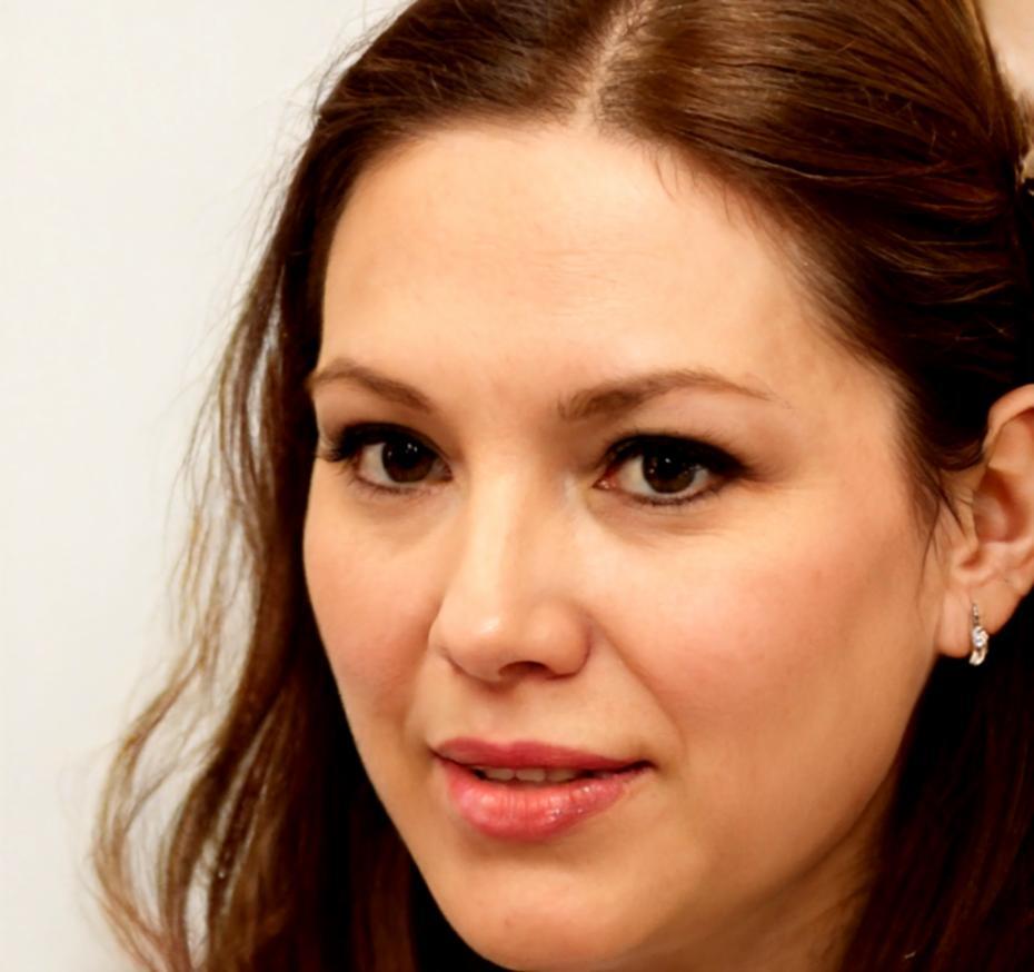 Elena Van Bergen, Behavioral Finance Specialist